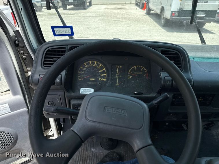 image for item EJ3827 2007 Isuzu NPR box truck