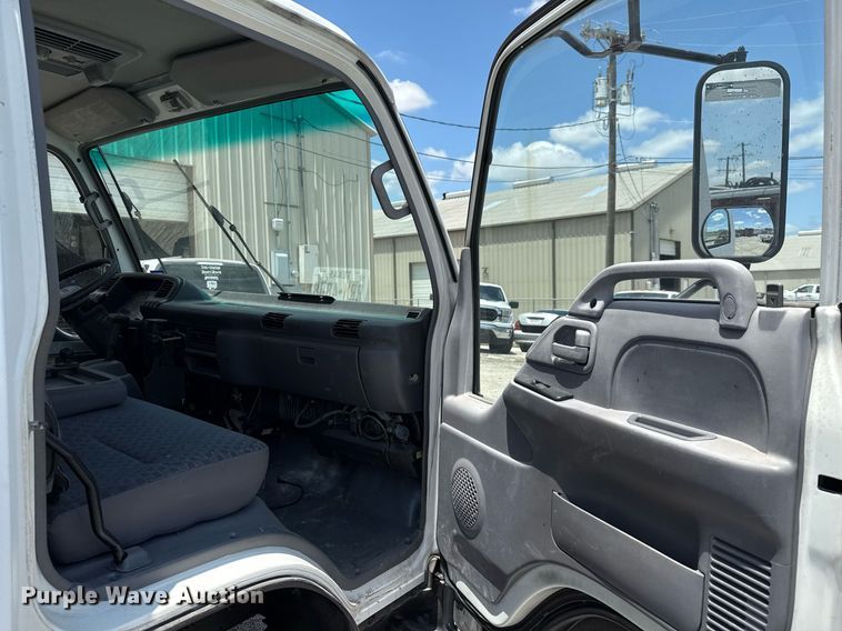 image for item EJ3827 2007 Isuzu NPR box truck