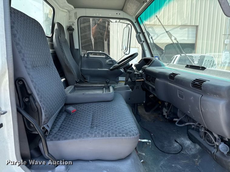 image for item EJ3827 2007 Isuzu NPR box truck