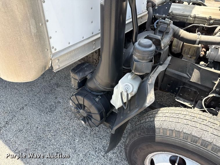 image for item EJ3827 2007 Isuzu NPR box truck