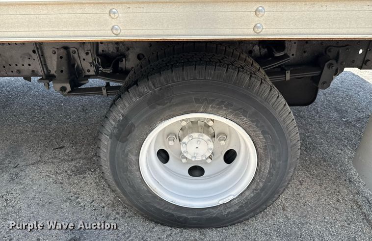 image for item EJ3827 2007 Isuzu NPR box truck