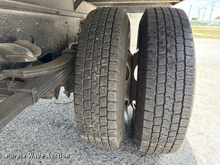 image for item EJ3827 2007 Isuzu NPR box truck