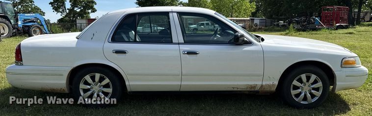 image for item EJ4489 1998 Ford Crown Victoria Police Interceptor  