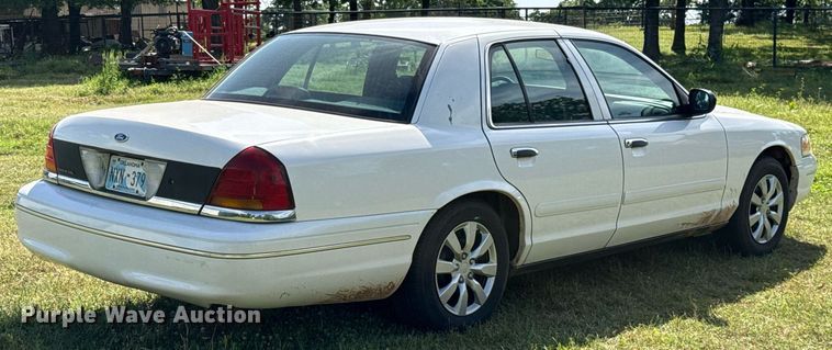 image for item EJ4489 1998 Ford Crown Victoria Police Interceptor  