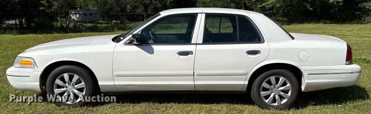 image for item EJ4489 1998 Ford Crown Victoria Police Interceptor  