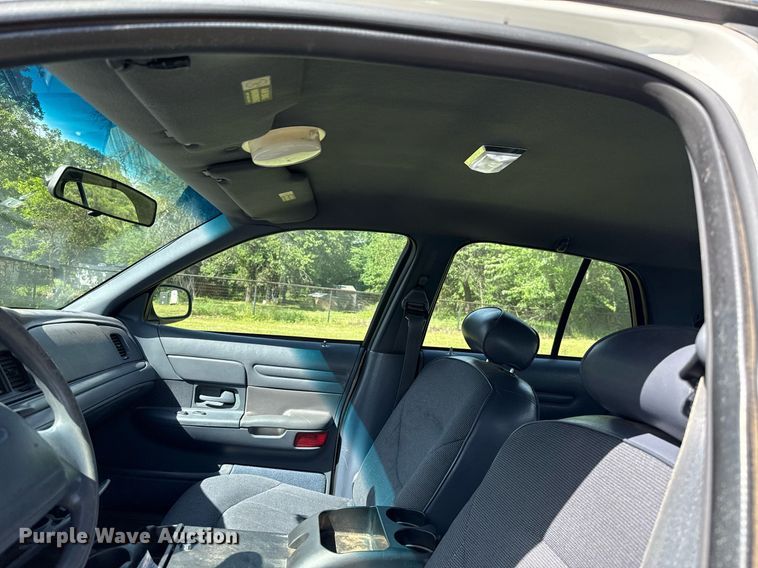 image for item EJ4489 1998 Ford Crown Victoria Police Interceptor  