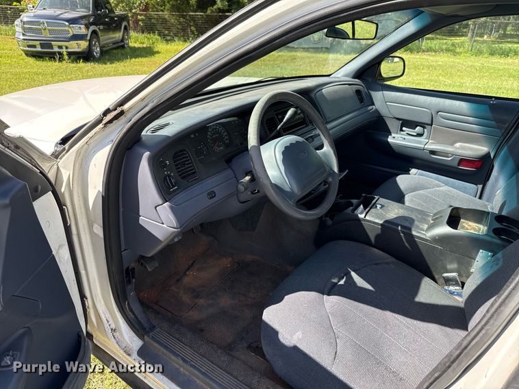image for item EJ4489 1998 Ford Crown Victoria Police Interceptor  