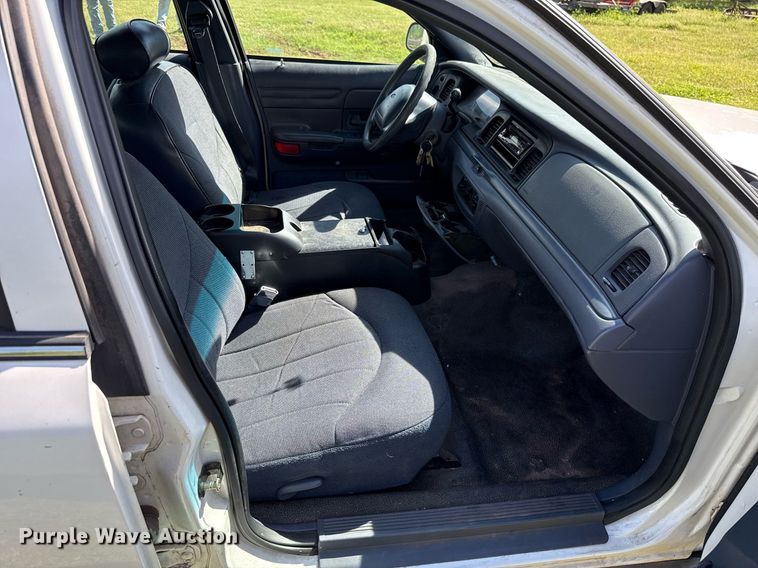 image for item EJ4489 1998 Ford Crown Victoria Police Interceptor  