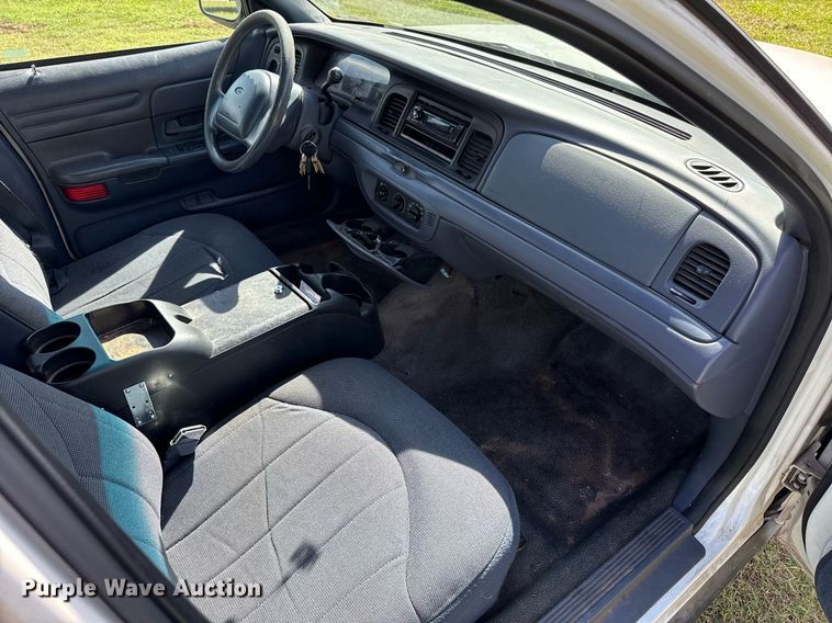 image for item EJ4489 1998 Ford Crown Victoria Police Interceptor  