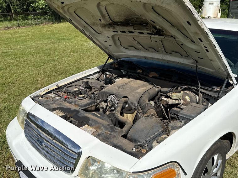 image for item EJ4489 1998 Ford Crown Victoria Police Interceptor  