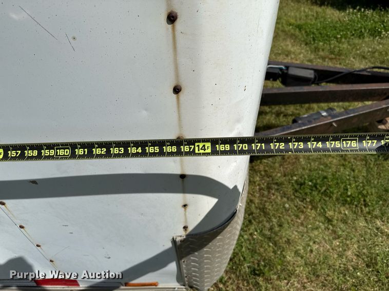 image for item EJ4490 2009 Express  Trailer enclosed cargo trailer