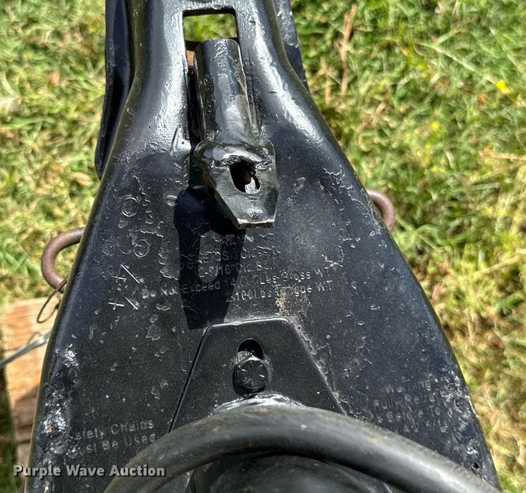 image for item EJ4490 2009 Express  Trailer enclosed cargo trailer