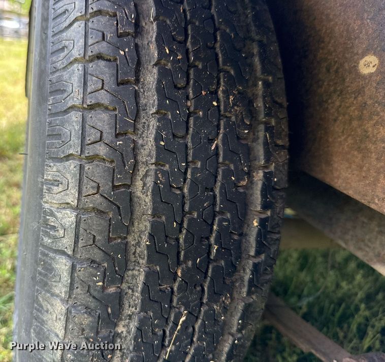 image for item EJ4490 2009 Express  Trailer enclosed cargo trailer