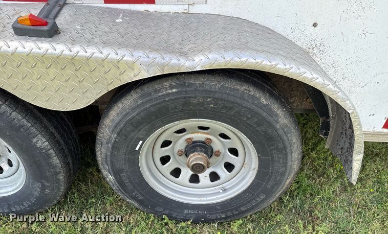 image for item EJ4490 2009 Express  Trailer enclosed cargo trailer