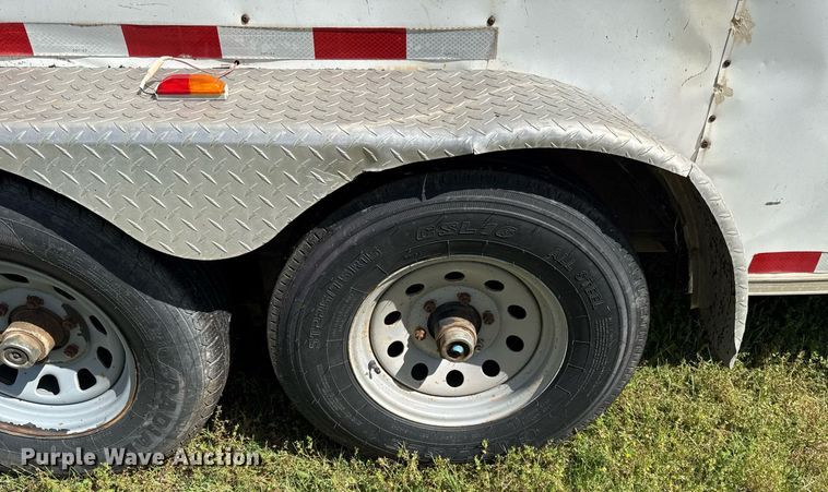 image for item EJ4490 2009 Express  Trailer enclosed cargo trailer