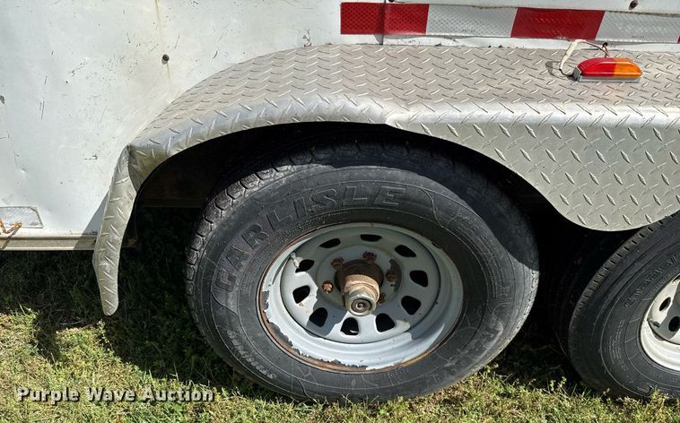 image for item EJ4490 2009 Express  Trailer enclosed cargo trailer