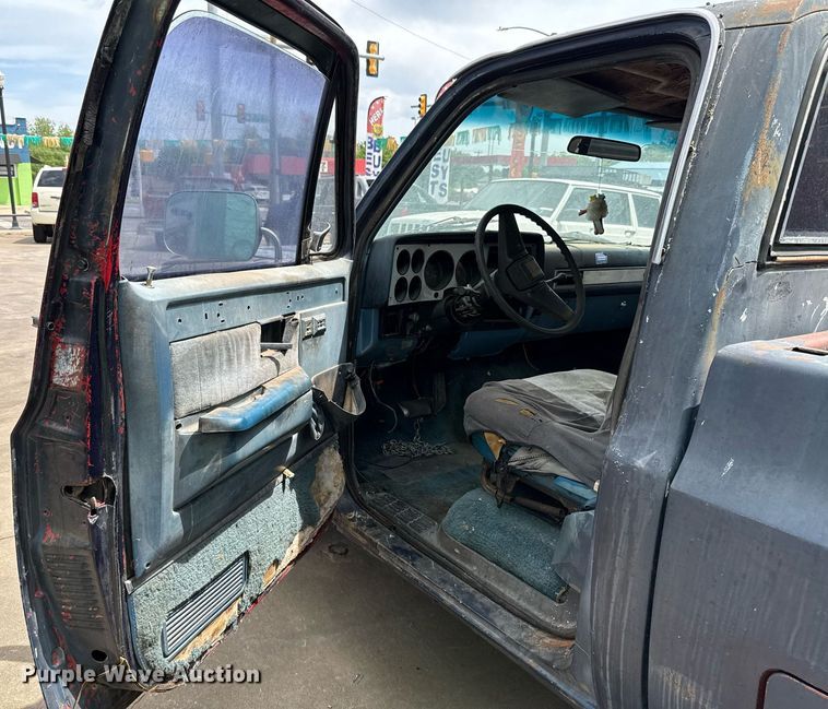 image for item EJ4493 1984 Chevrolet C10 pickup truck