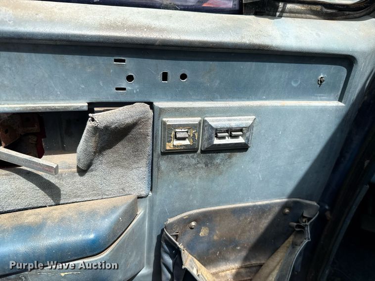 image for item EJ4493 1984 Chevrolet C10 pickup truck