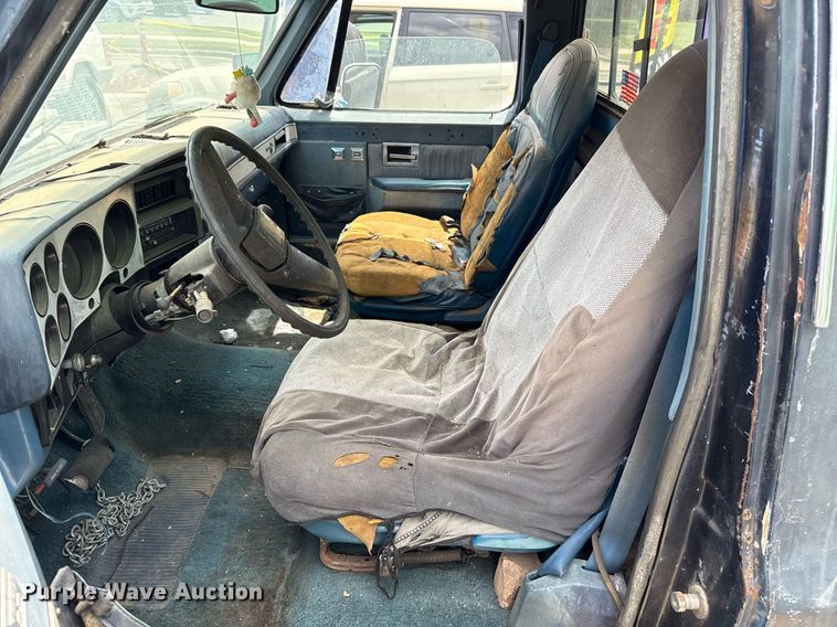 image for item EJ4493 1984 Chevrolet C10 pickup truck