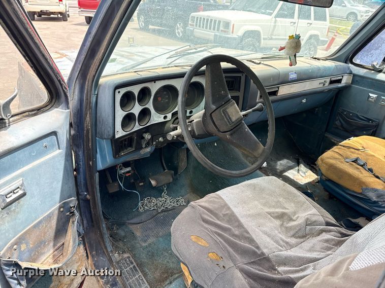 image for item EJ4493 1984 Chevrolet C10 pickup truck