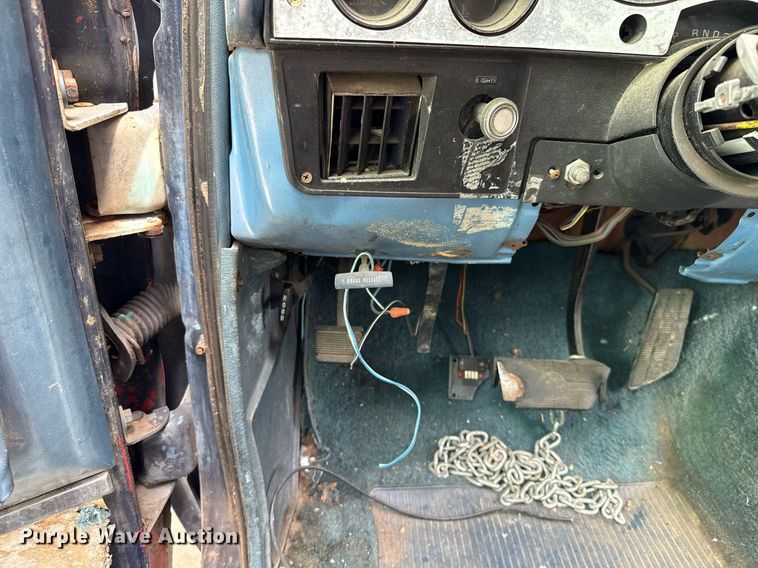 image for item EJ4493 1984 Chevrolet C10 pickup truck