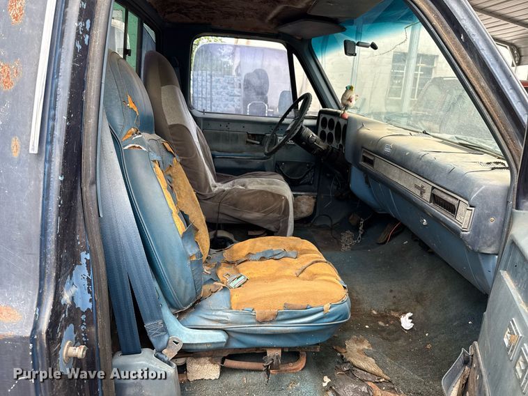 image for item EJ4493 1984 Chevrolet C10 pickup truck