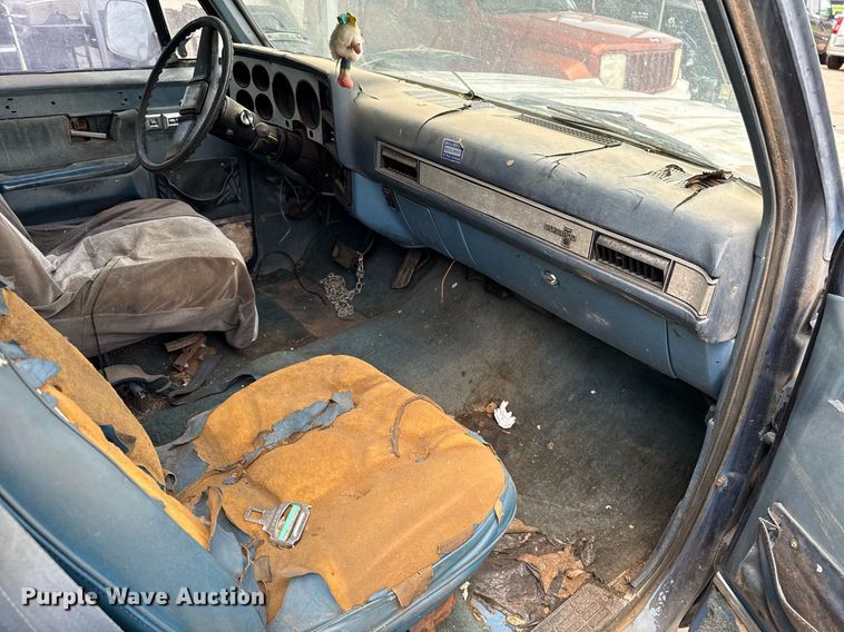 image for item EJ4493 1984 Chevrolet C10 pickup truck