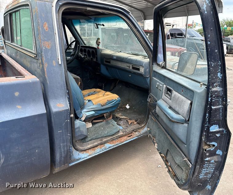 image for item EJ4493 1984 Chevrolet C10 pickup truck