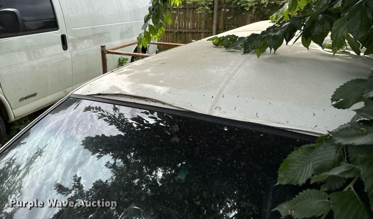 image for item EJ4495 2001 Lincoln Krystal limousine