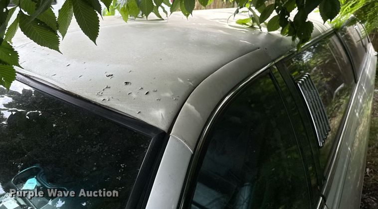 image for item EJ4495 2001 Lincoln Krystal limousine