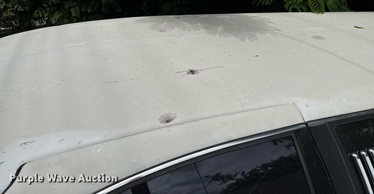 image for item EJ4495 2001 Lincoln Krystal limousine