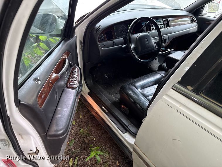 image for item EJ4495 2001 Lincoln Krystal limousine