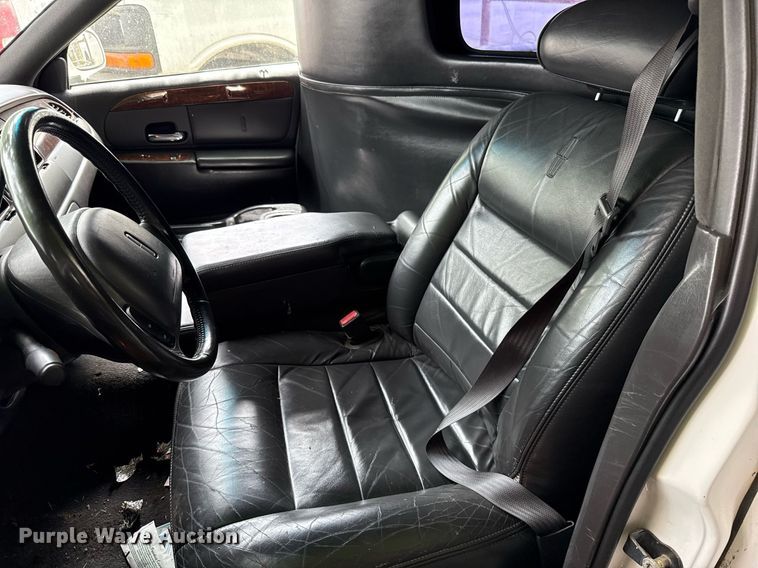 image for item EJ4495 2001 Lincoln Krystal limousine