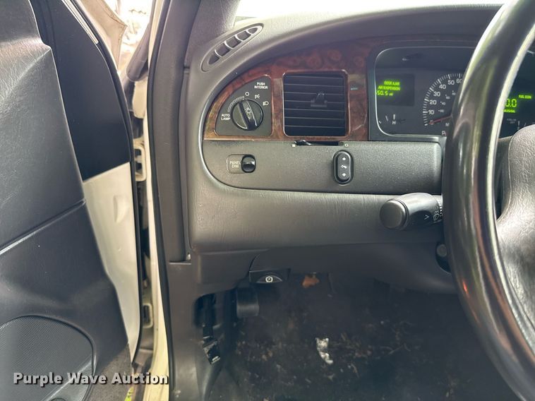 image for item EJ4495 2001 Lincoln Krystal limousine