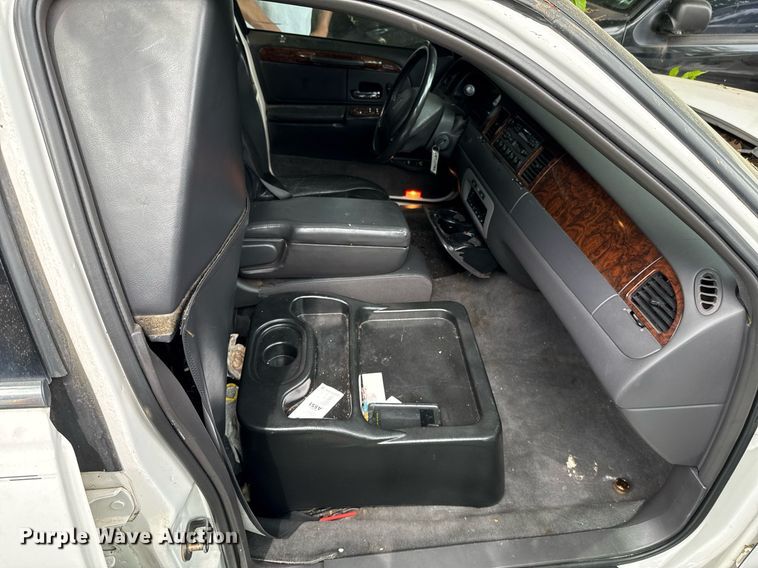 image for item EJ4495 2001 Lincoln Krystal limousine