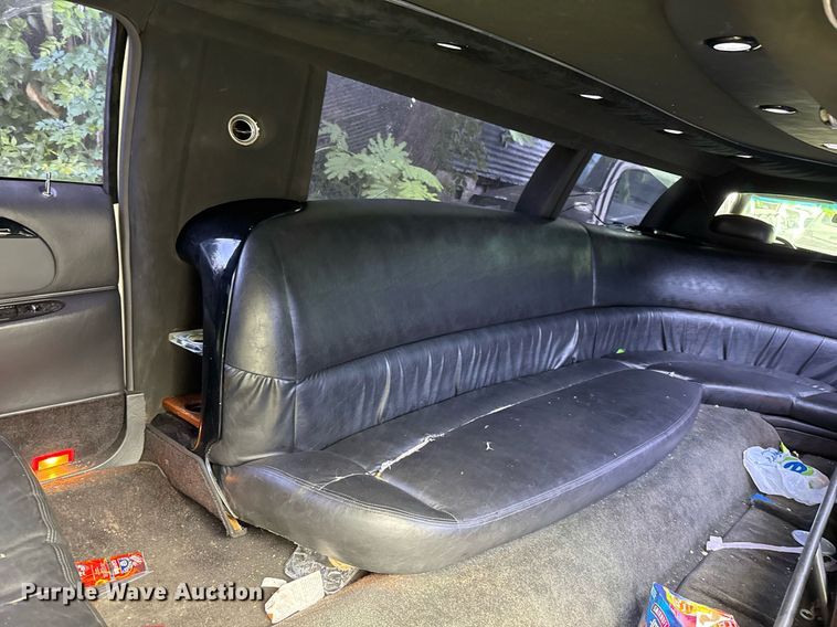 image for item EJ4495 2001 Lincoln Krystal limousine