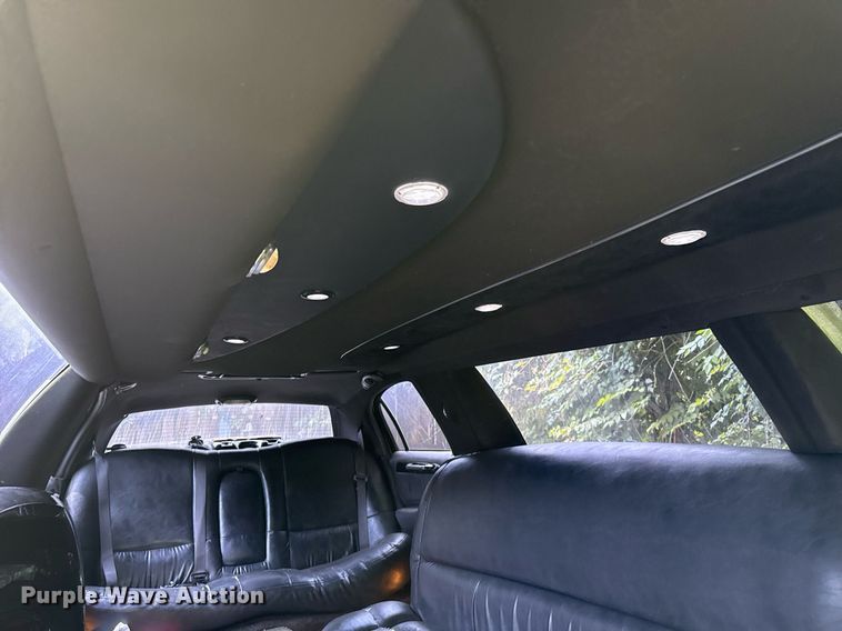 image for item EJ4495 2001 Lincoln Krystal limousine