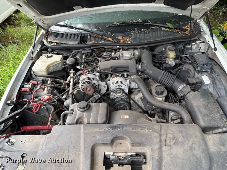 image for item EJ4495 2001 Lincoln Krystal limousine