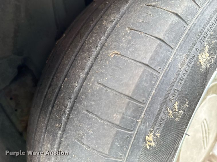 image for item EJ4495 2001 Lincoln Krystal limousine