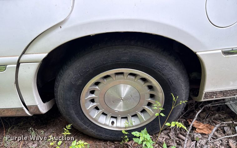 image for item EJ4495 2001 Lincoln Krystal limousine