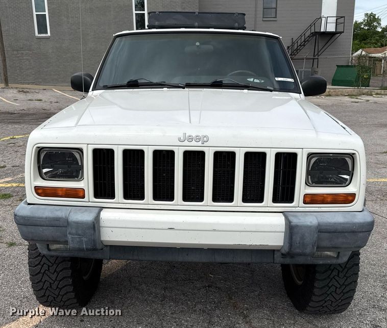 image for item EJ4496 2001 Jeep Cherokee SUV