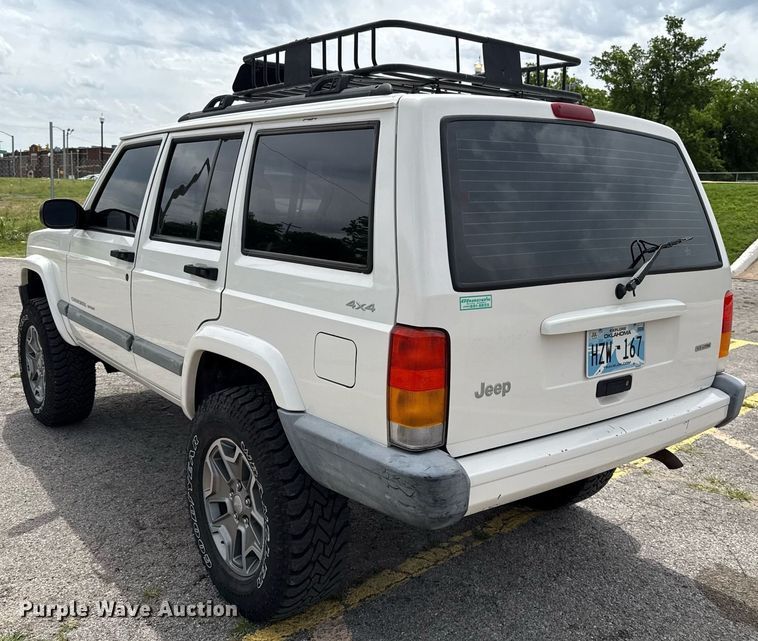 image for item EJ4496 2001 Jeep Cherokee SUV