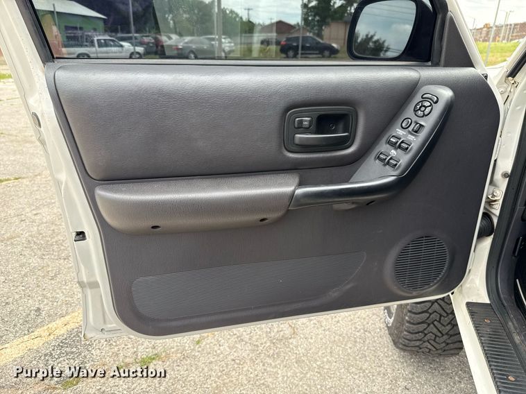 image for item EJ4496 2001 Jeep Cherokee SUV