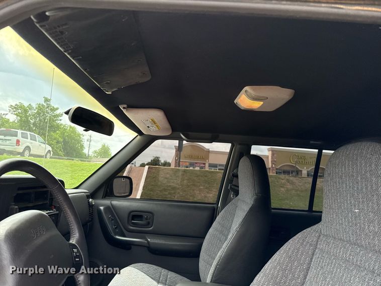 image for item EJ4496 2001 Jeep Cherokee SUV