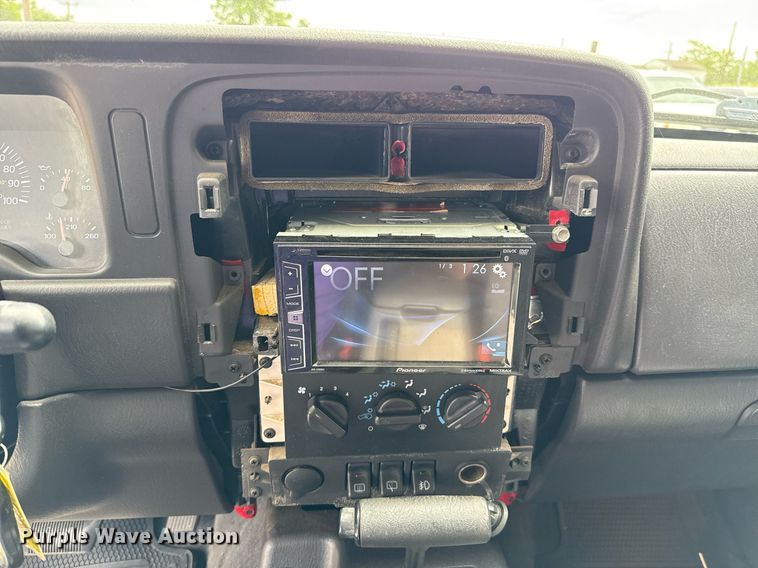 image for item EJ4496 2001 Jeep Cherokee SUV