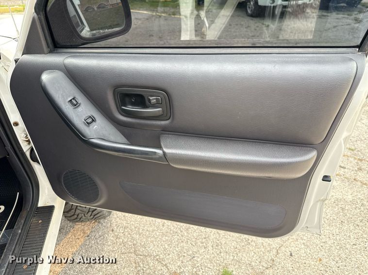 image for item EJ4496 2001 Jeep Cherokee SUV