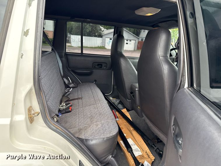 image for item EJ4496 2001 Jeep Cherokee SUV