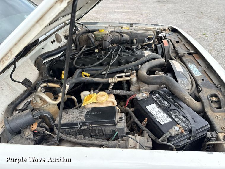 image for item EJ4496 2001 Jeep Cherokee SUV