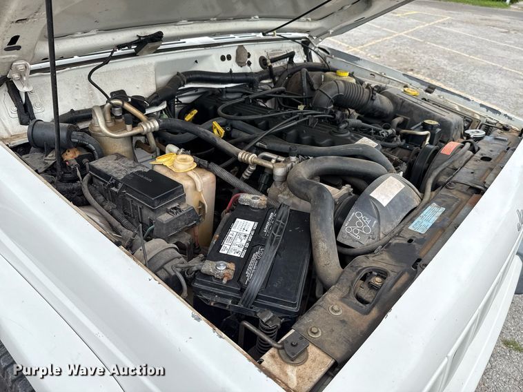 image for item EJ4496 2001 Jeep Cherokee SUV