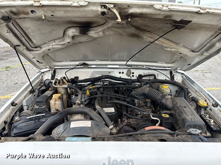 image for item EJ4496 2001 Jeep Cherokee SUV